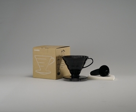 Hario V60 02 Siyah Plastik Dripper ve 40'lı Filtre Kağıdı Seti - Thumbnail